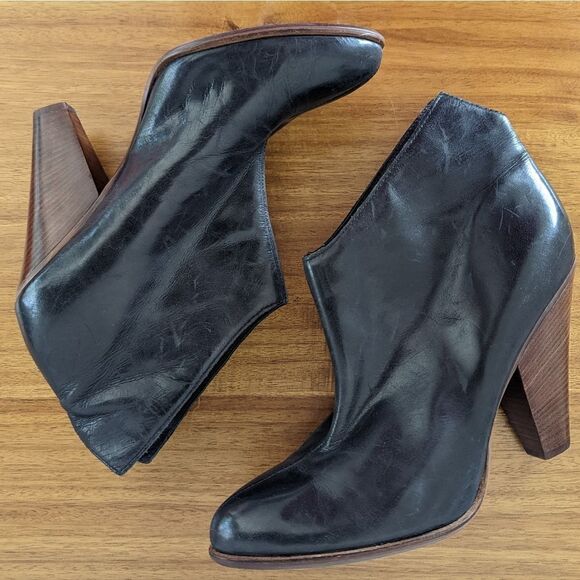 Donald J. Pliner Western Whimsigoth Witchy Dark Academia Preppy Booties 8 ½ - Picture 12 of 13